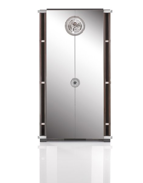 Buben-Zorweg SOLITAIRE VISION. Включает в себя сейф, подзавод часов, часы, хьюмидор, Hifi система и бар.  