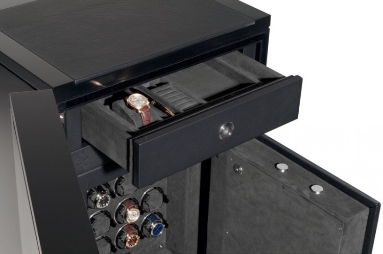 Buben-Zorweg Collector Safe. Включает в себя сейф и систему подзавода часов. 