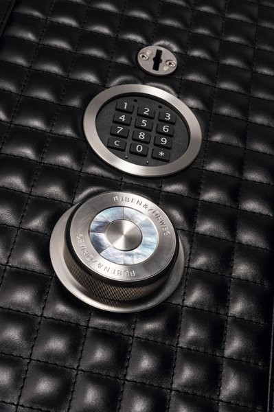 Сейф Buben-Zorweg GALAXY XXL. Для подзавода часов или хранения оружия. 