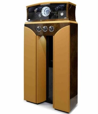 Buben-Zorweg PYTHON CONNOISSEUR HIFI Включает в себя подзавод часов, часы, хьюмидор, систему Hi-Fi и метеостанцию. 