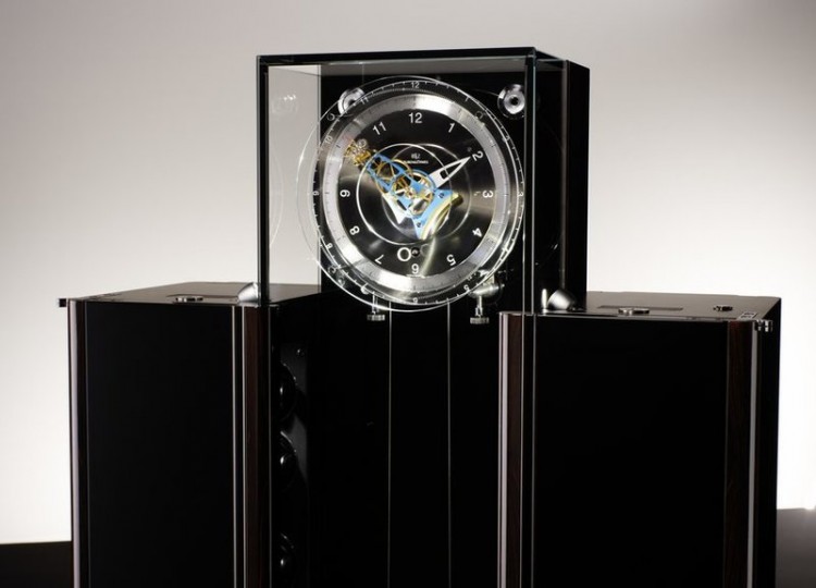 Buben-Zorweg OBJET DE TEMPS I ORBIT TOURBILLON COLLECTOR. Включает в себя подзавод часов и напольные часы. 