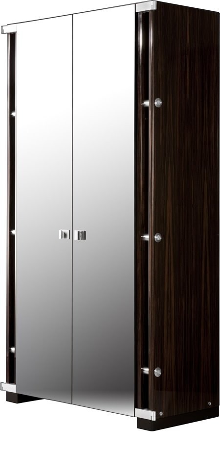 Buben-Zorweg SOLITAIRE WORLD TIME TOURBILLON. Включает в себя сейф, подзавод часов, часы, хьюмидор, Hifi система и бар. 