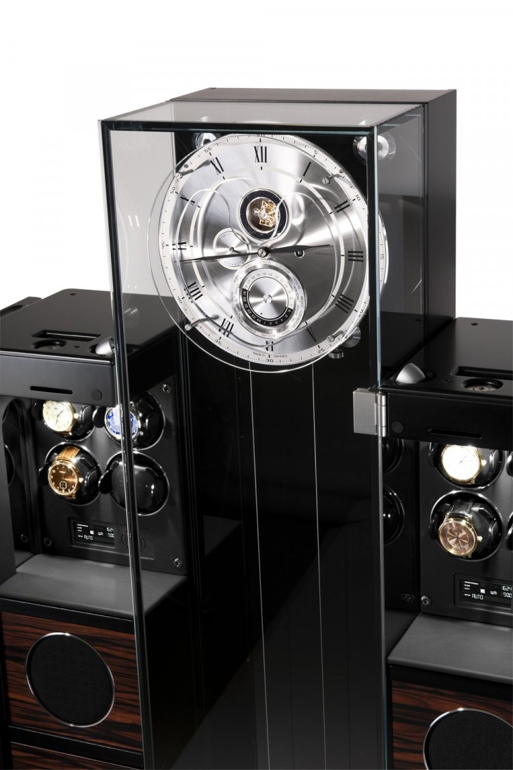 Buben-Zorweg OBJET DE TEMPS I ORBIT TOURBILLON CONNOISSEUR. Включает в себя подзавод часов, напольные часы, бар и хьюмидор. 
