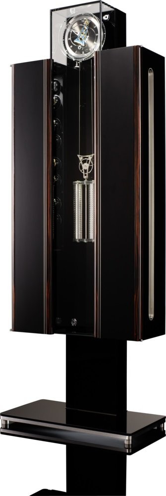 Buben-Zorweg OBJET DE TEMPS I ORBIT TOURBILLON CONNOISSEUR. Включает в себя подзавод часов, напольные часы, бар и хьюмидор. 
