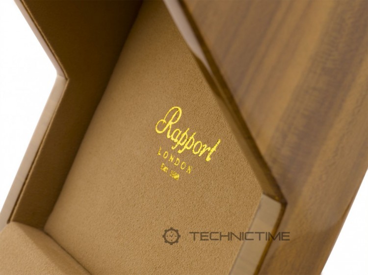Арт. W581. Шкатулка для подзавода 1-х часов. PERPETUA III WALNUT FINISH. Rapport London. Сделано в Великобритании.