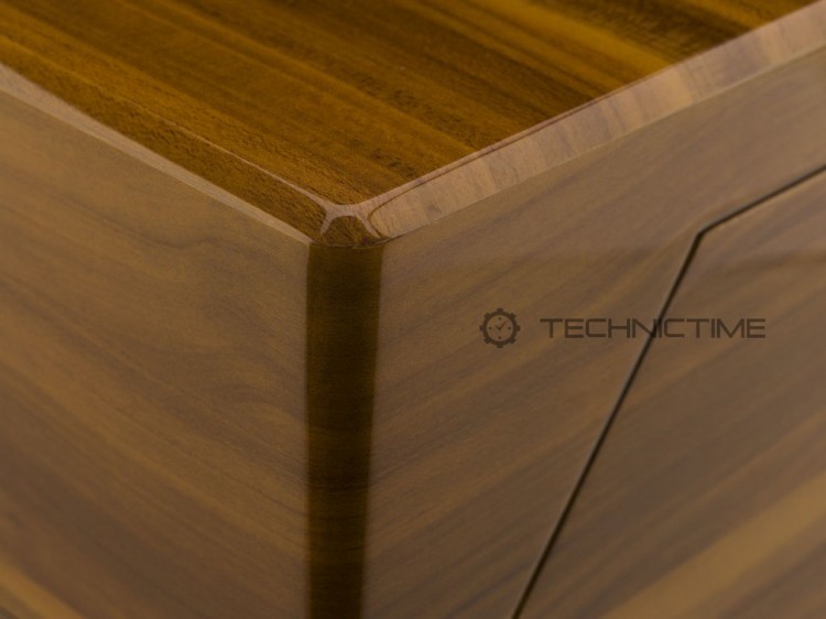Арт. W582. Шкатулка для подзавода 2-х часов. PERPETUA III WALNUT FINISH. Rapport London. Сделано в Великобритании.