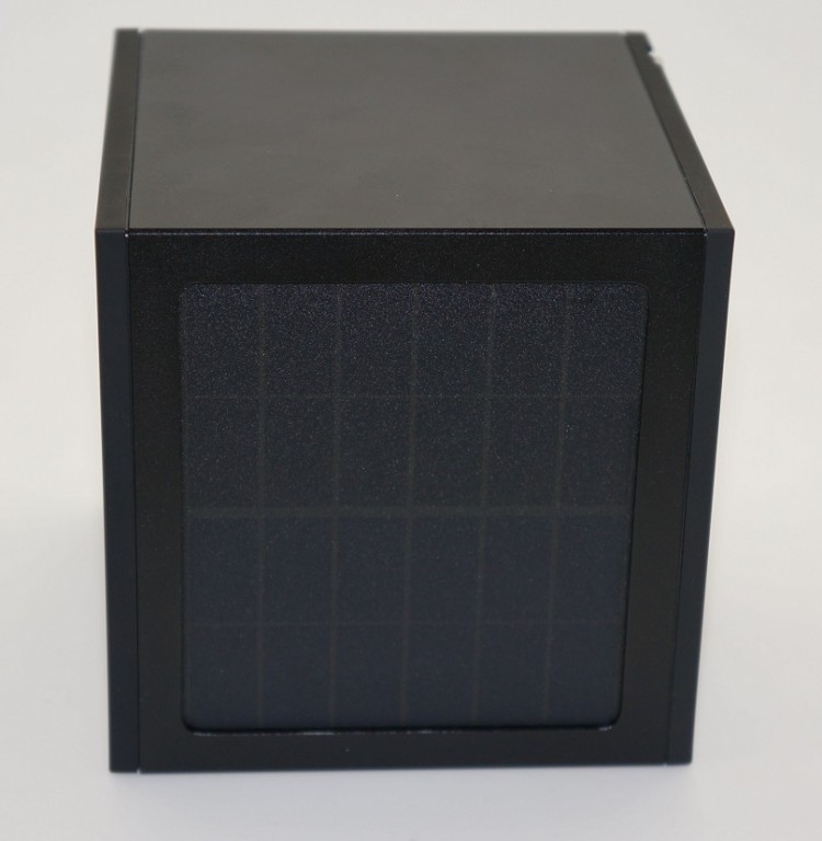 Арт. SK01.AE001.solare. Шкатулка для 1-х часов с автоподзаводом. Работает от солнечной батареи. Swiss Kubik. Швейцария.