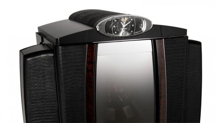 Buben-Zorweg GRAND AFICIONADO. Включает систему подзавода часов, винный бар, сейф, часы, хьюмидор.  
