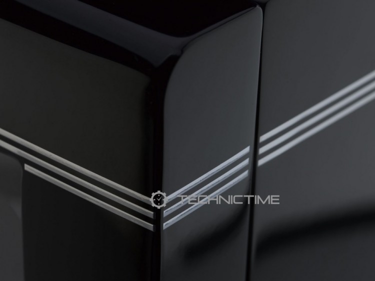 Арт. W556. Шкатулка для подзавода 6-ти часов. FORMULA RANGE POLISHED EBONY FINISH. Rapport London. Сделано в Великобритании.